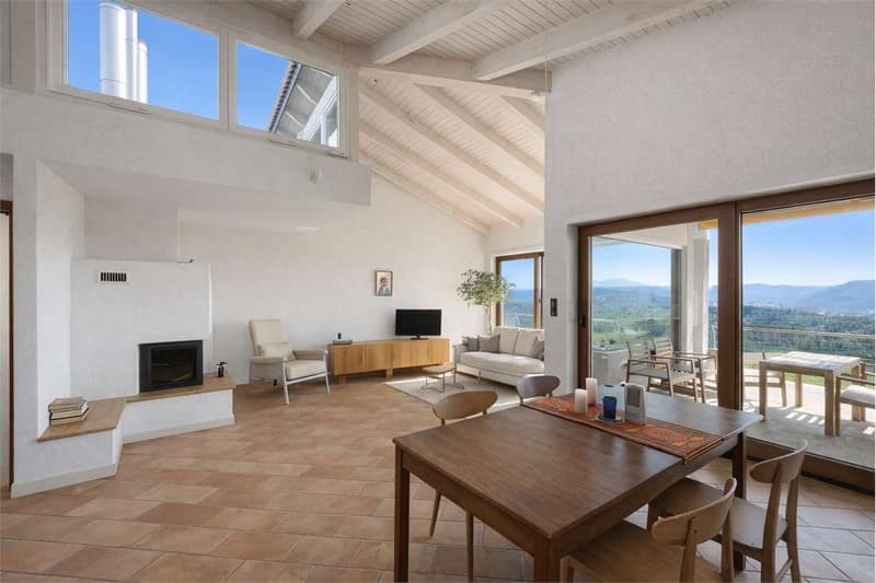 Casa bifamiliare con vista imprendibile a Besazio (1)