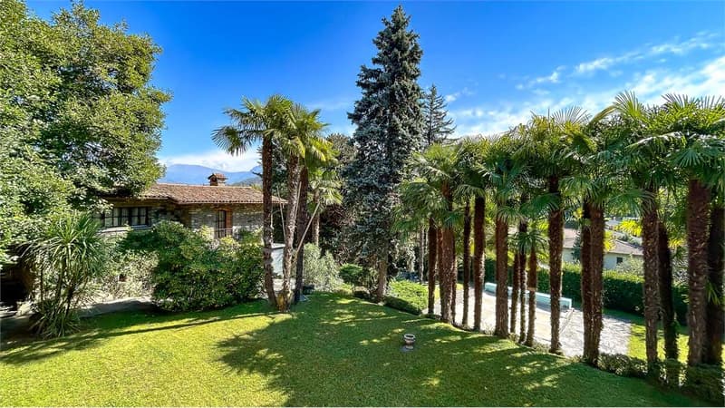VILLA INDIPENDENTE CON PISCINA E DEPANDANCE (3)