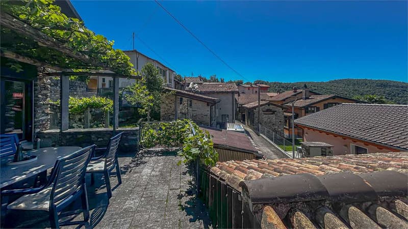 AFFASCINANTE RUSTICO CON SPLENDIDA VISTA SULLE MONTAGNE (3)