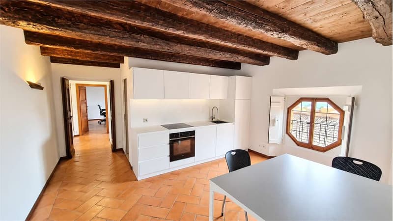 MENDRISIO CENTRO: PRESTIGIOSO UFFICIO AL PALAZZO POLLINI (6)