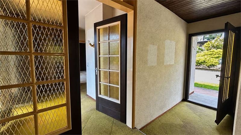 VILLA CON PISCINA IMMERSA NEL VERDE DA RINNOVARE (6)