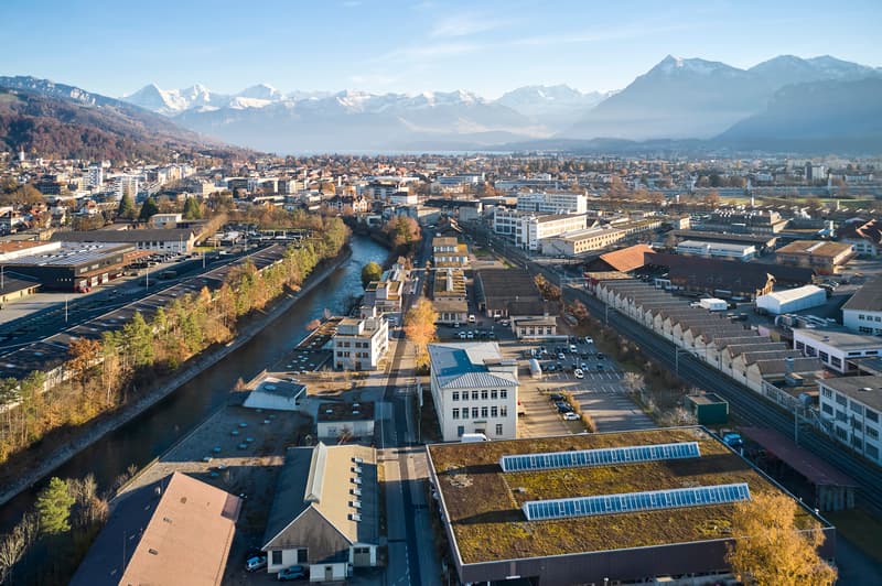 Tryber Areal in Thun, Blick Richtung Alpen