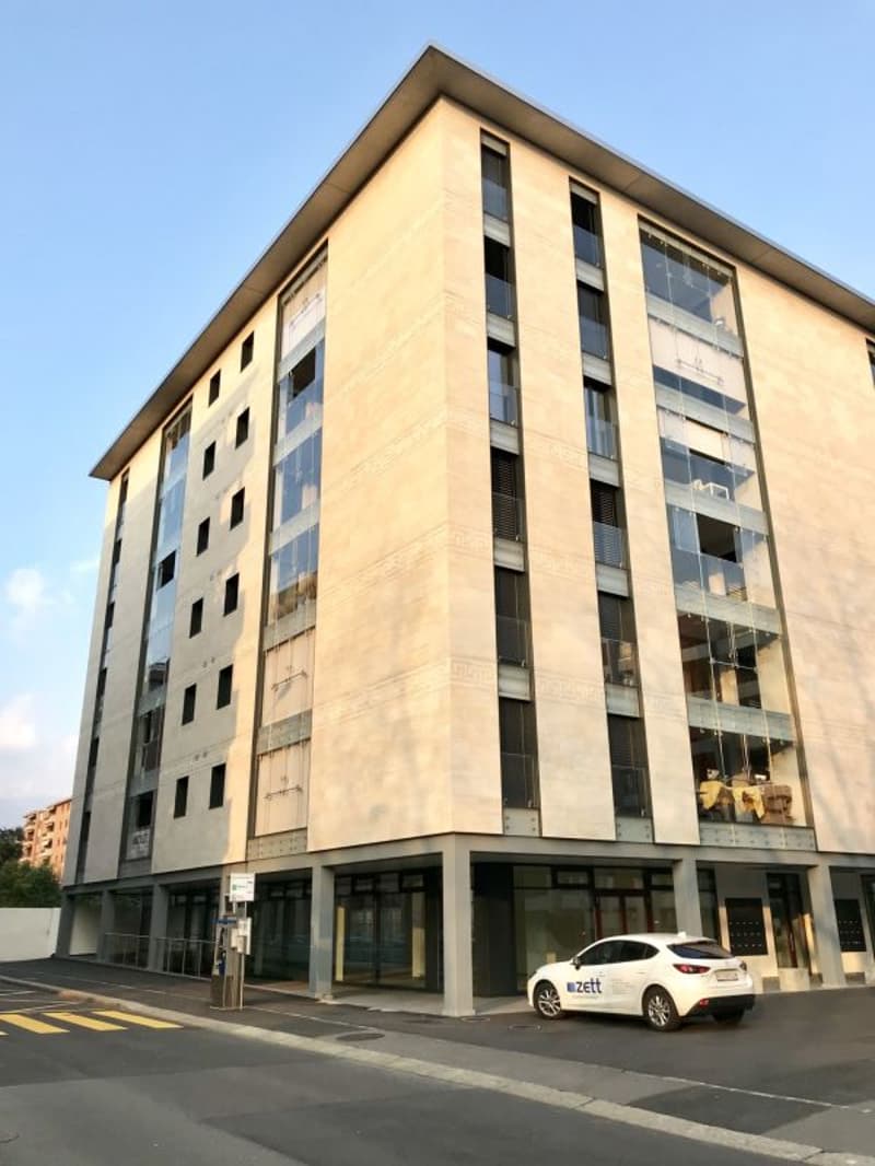 Espace commercial au rez-de-chaussée d'environ 80 m² de superficie - Zone USI de Lugano - Résidence Agorà (5)