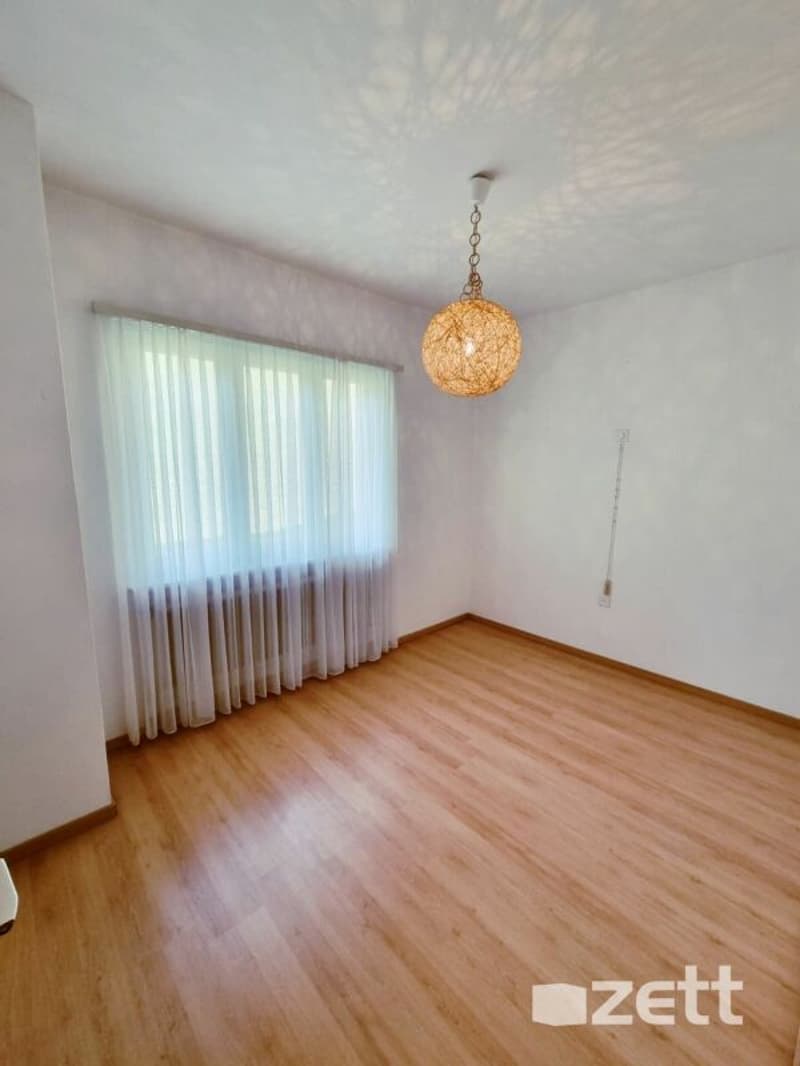 Einfamilienhaus 4.5 Zimmer mit großem Garten in Medeglia (7)