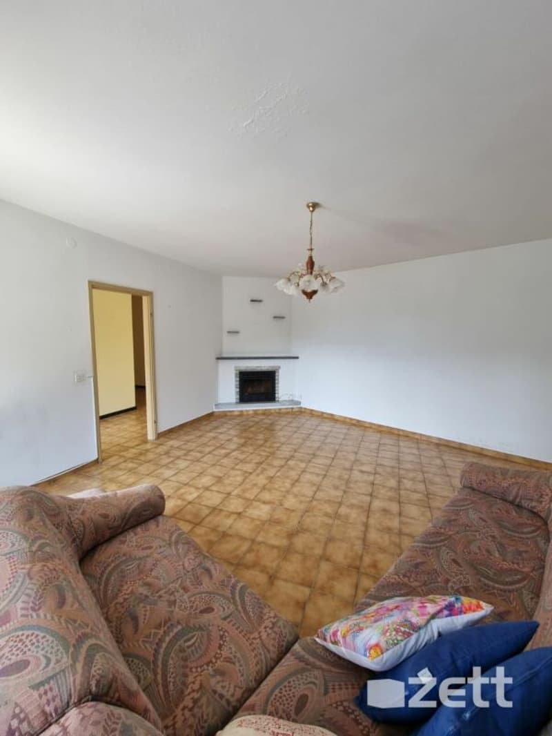 Einfamilienhaus 4.5 Zimmer mit großem Garten in Medeglia (3)