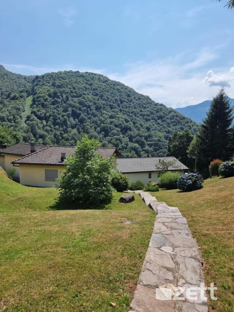 Einfamilienhaus 4.5 Zimmer mit großem Garten in Medeglia (17)
