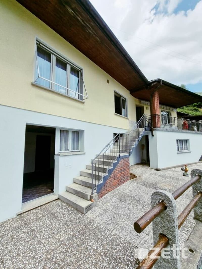 Einfamilienhaus 4.5 Zimmer mit großem Garten in Medeglia (2)
