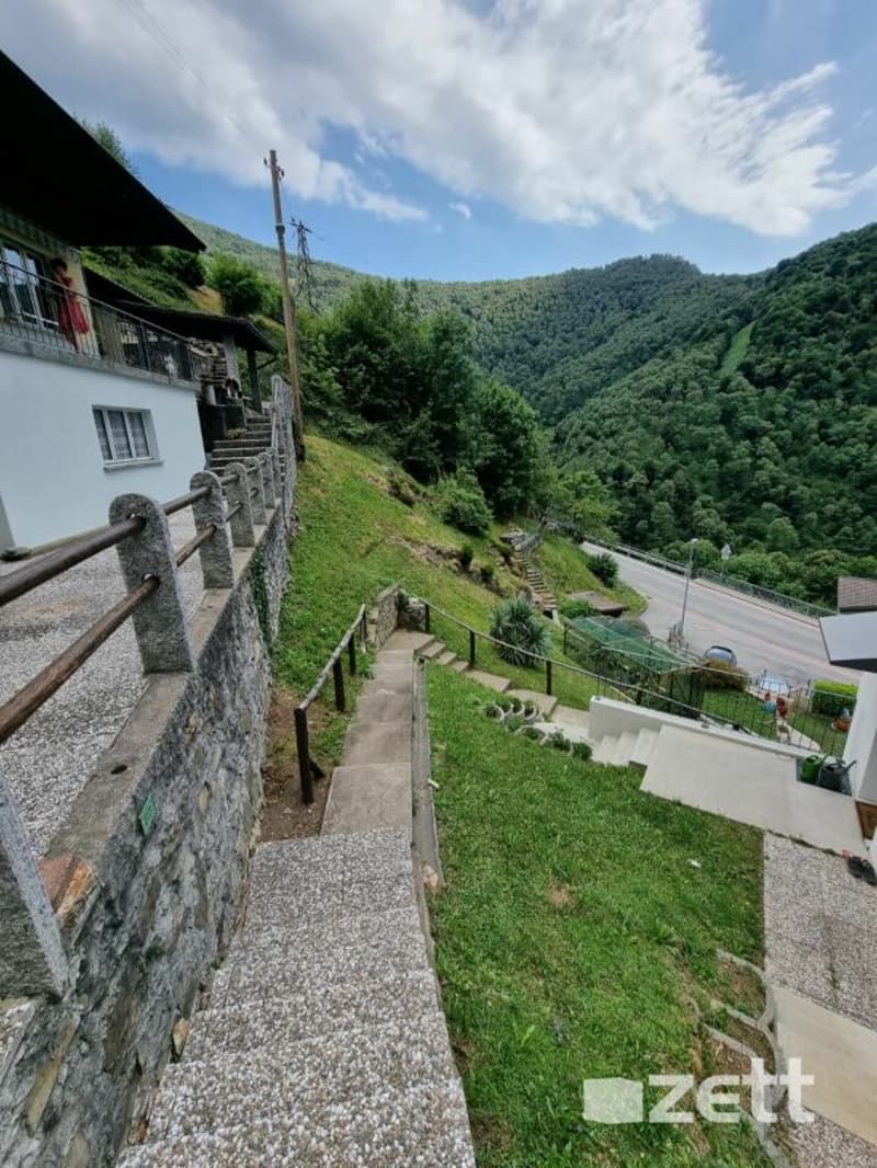Einfamilienhaus 4.5 Zimmer mit großem Garten in Medeglia (16)