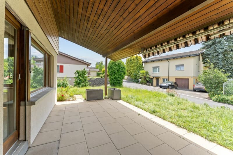 gedeckter Sitzplatz