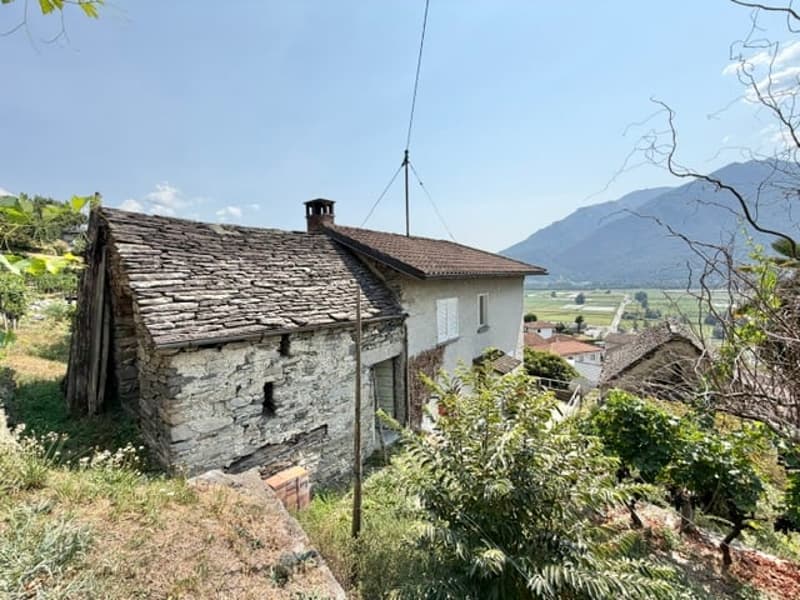 VENDESI A LAVERTEZZO - Terreno edificabile con vista sul piano di Magadino e il Lago Maggiore (6)