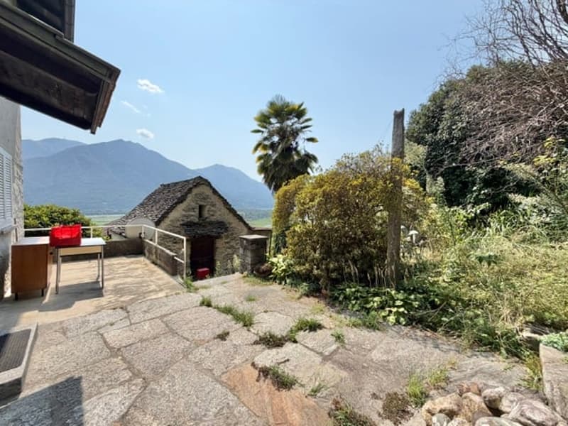 VENDESI A LAVERTEZZO - Terreno edificabile con vista sul piano di Magadino e il Lago Maggiore (9)