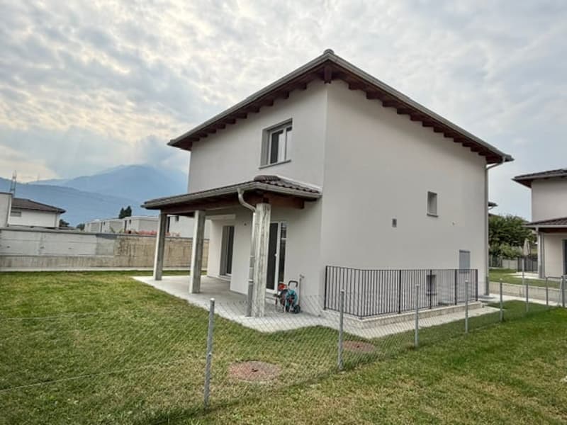 VENDESI A CUGNASCO - NUOVA CASA UNIFAMILIARE DI 5.5 LOCALI IN ZONA TRANQUILLA (2)