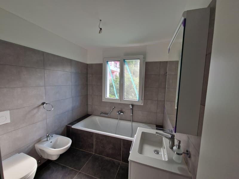 VENDESI A CUGNASCO - NUOVA CASA UNIFAMILIARE 5.5 LOCALI CON GIARDINO PRIVATO (13)