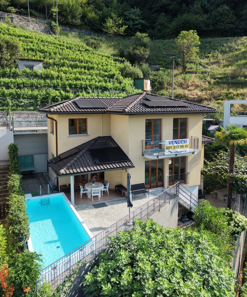 VENDESI A CUGNASCO - Bella casa unifamiliare di 5.5 loc. in buonissimo stato - Schönes 5.5 Zi.-Haus (2)