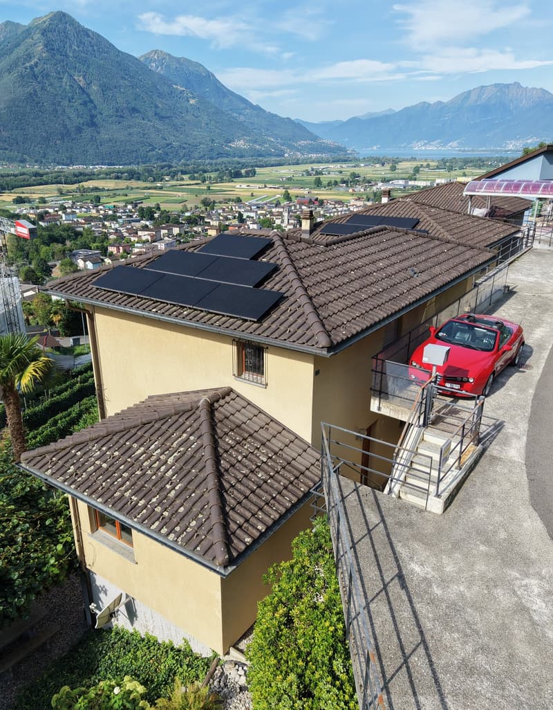 VENDESI A CUGNASCO - Bella casa unifamiliare di 5.5 loc. in buonissimo stato - Schönes 5.5 Zi.-Haus (8)