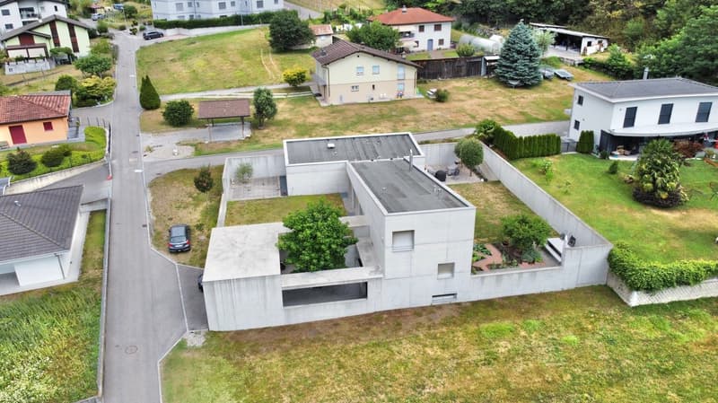 Moderne und geräumige 5.5-Zimmer-Villa in ruhiger Lage in Cresciano (15)
