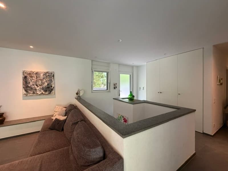 Moderne Einfamilienhaus mit privatem Garten in Golino zu verkaufen (11)