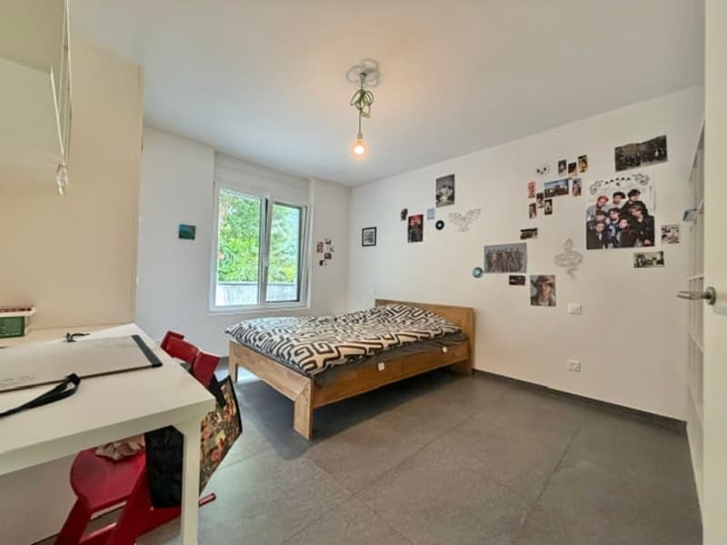 Moderne Einfamilienhaus mit privatem Garten in Golino zu verkaufen (17)