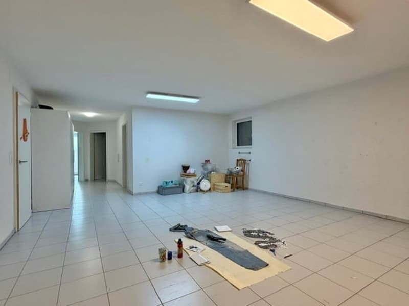 Moderne Einfamilienhaus mit privatem Garten in Golino zu verkaufen (12)