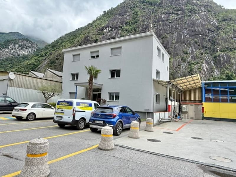 Ufficio al 1° piano in affitto nella Zona Industriale di Avegno Gordevio (2)