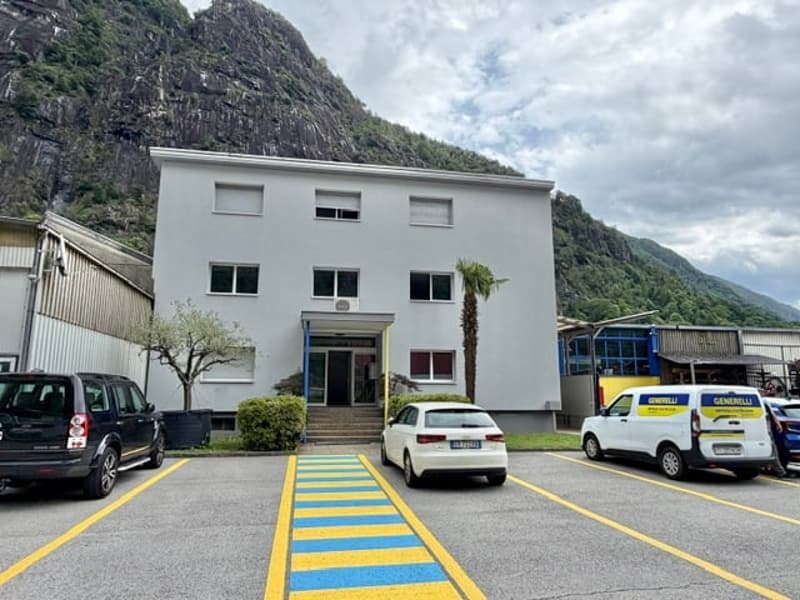 Bureau à louer au RDC à Avegno Gordevio – Zone industrielle (7)