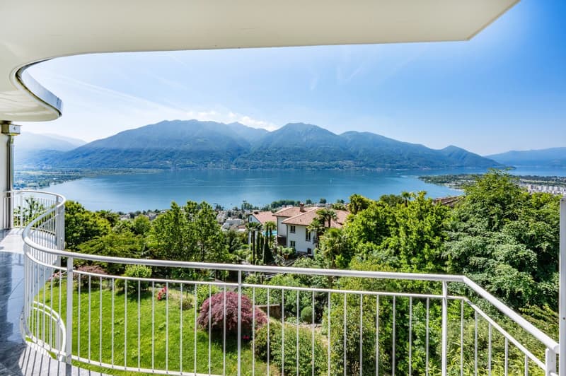 Appartamento elegante con vista panoramica fantastica in vendita (2)