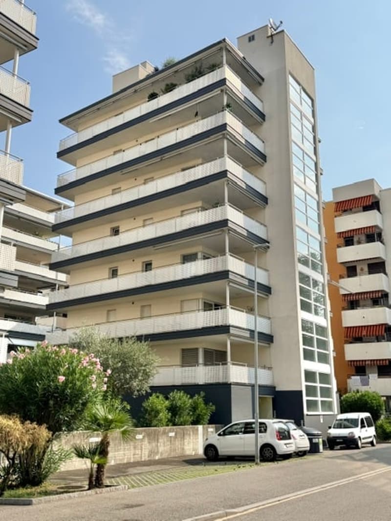 AFFITTASI A LOCARNO - Appartamento arredato di 2.5 locali al 2°piano (1)