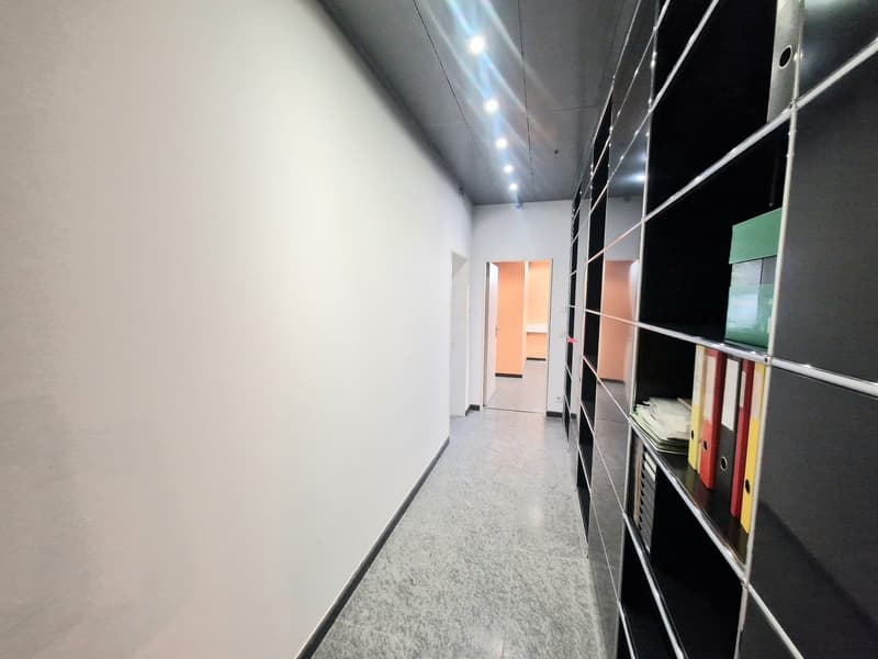 AFFITTASI AD ASCONA - 3 funzionali uffici in condivisione con studio medico (6)