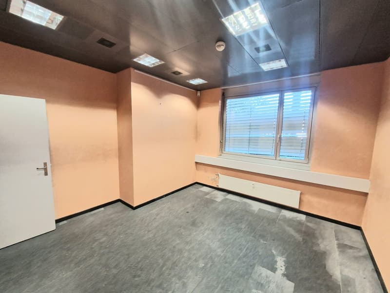 AFFITTASI AD ASCONA - 3 funzionali uffici in condivisione con studio medico (3)