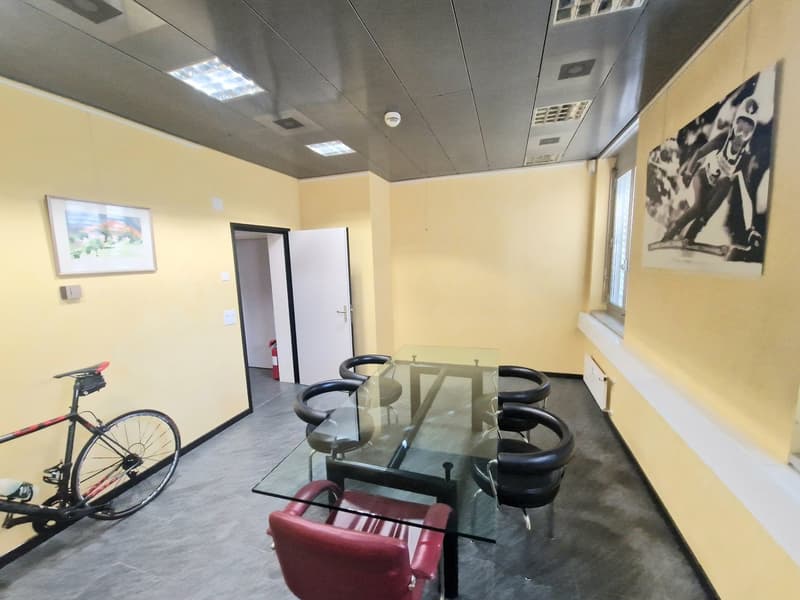 AFFITTASI AD ASCONA - 3 funzionali uffici in condivisione con studio medico (5)