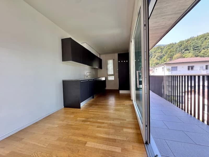 VENDESI IN CENTRO A LOSONE - MODERNO ATTICO DUPLEX DI 5.5 LOCALI (7)