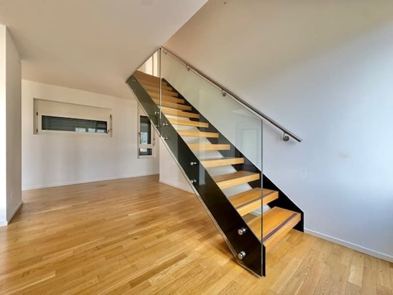 VENDESI IN CENTRO A LOSONE - MODERNO ATTICO DUPLEX DI 5.5 LOCALI (12)