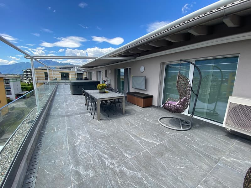 VENDESI A TENERO - Splendido attico con terrazzo privato di 92 m² (1)