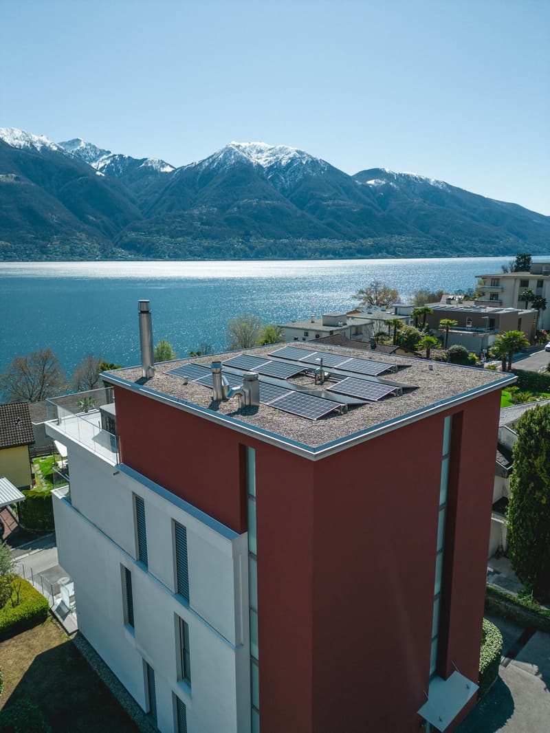 VENDESI A MINUSIO - moderno attico duplex di 4.5 locali con vista lago in casa bifamiliare (6)