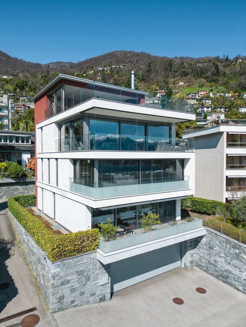 VENDESI A MINUSIO - moderno attico duplex di 4.5 locali con vista lago in casa bifamiliare (8)