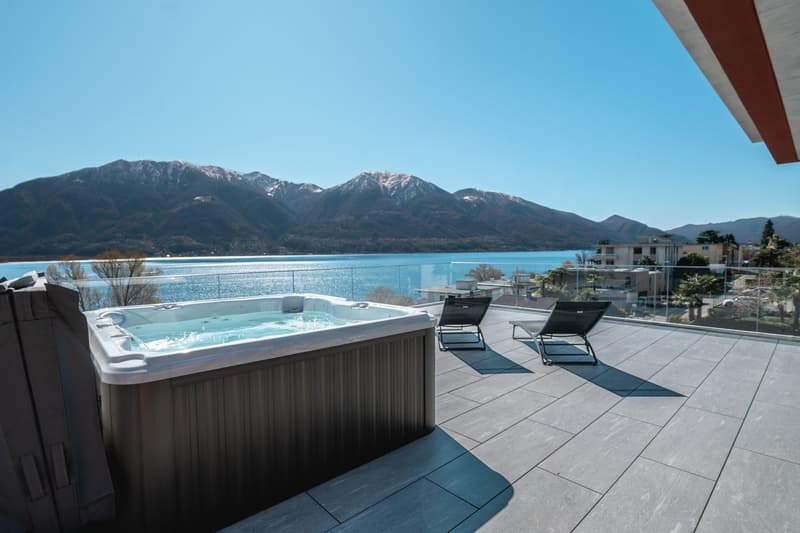 VENDESI A MINUSIO - moderno attico duplex di 4.5 locali con vista lago in casa bifamiliare (25)
