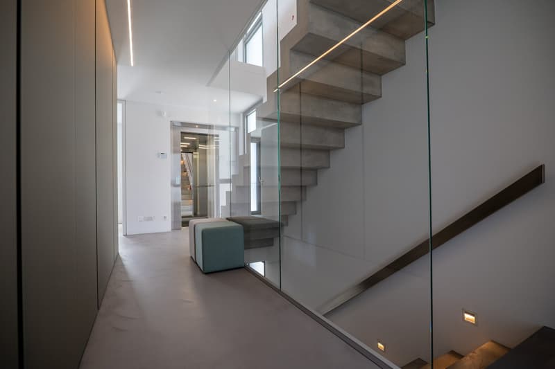 VENDESI A MINUSIO - moderno attico duplex di 4.5 locali con vista lago in casa bifamiliare (21)