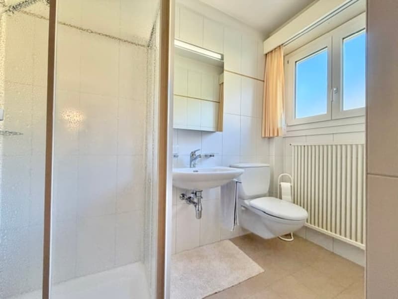 VENDESI A TEGNA – Casa unifamiliare di 5.5 locali con ampio giardino, a due passi dal Pozzo di Tegna (13)