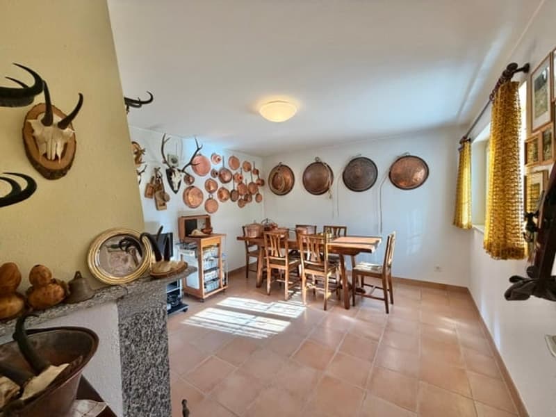 VENDESI A TEGNA – Casa unifamiliare di 5.5 locali con ampio giardino, a due passi dal Pozzo di Tegna (25)