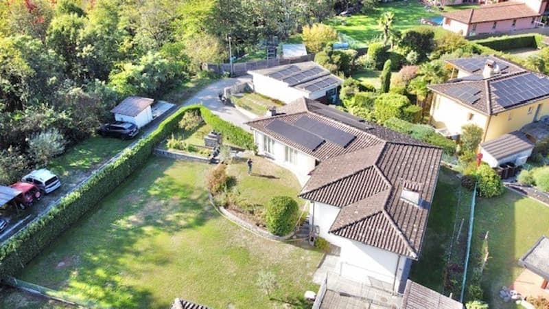 VENDESI A TEGNA – Casa unifamiliare di 5.5 locali con ampio giardino, a due passi dal Pozzo di Tegna (3)