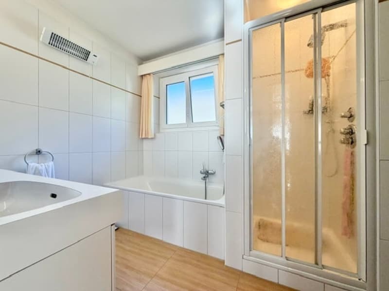 VENDESI A TEGNA – Casa unifamiliare di 5.5 locali con ampio giardino, a due passi dal Pozzo di Tegna (18)