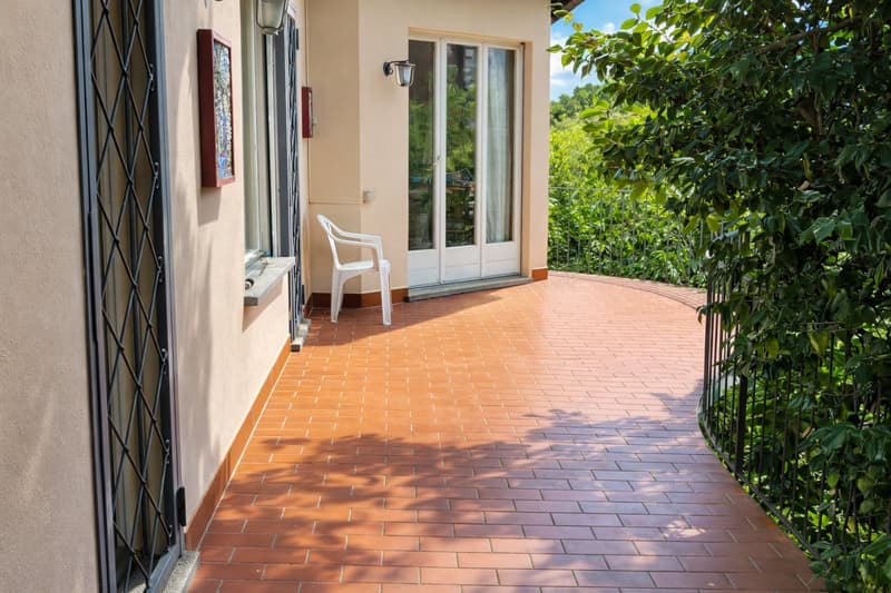 Villa avec piscine à Massagno – opportunité rare avec grand potentiel (6)