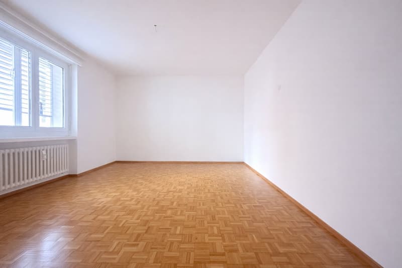 High Floor - Refurbished Building (3)