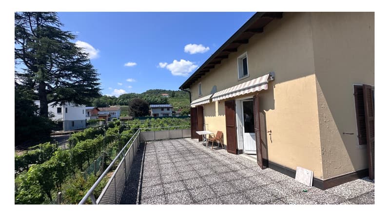Rancate – Casa bifamiliare con ampio terreno e potenziale edificatorio (2)