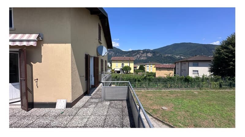 Rancate – Casa bifamiliare con ampio terreno e potenziale edificatorio (3)