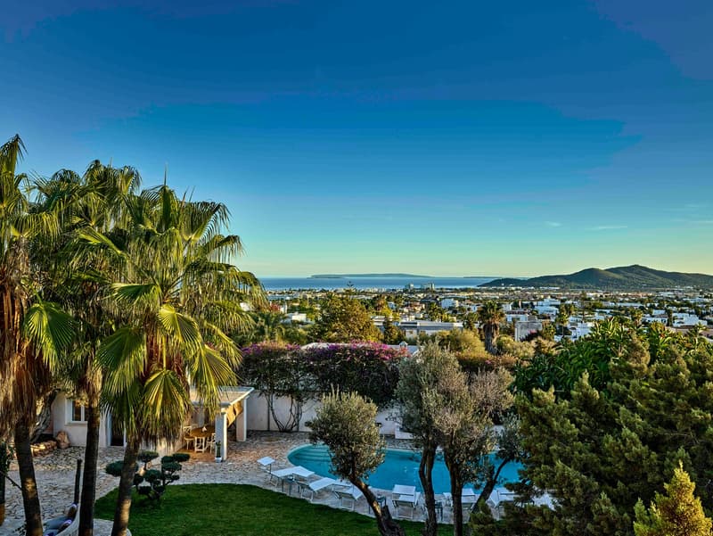 Villa di lusso con piscina a Ibiza (1)