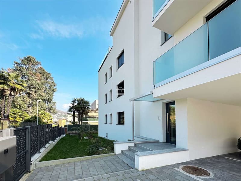 Nuovo moderno appartamento con terrazza (1)