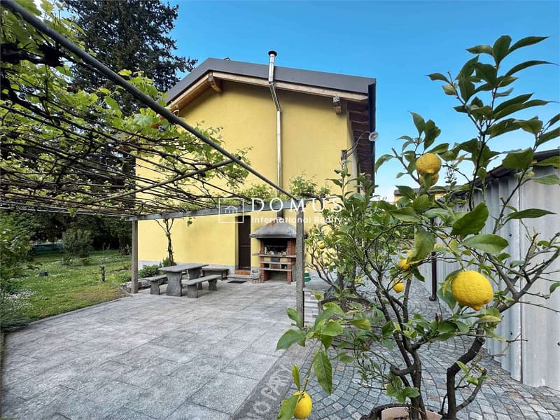 Einfamilienhaus derzeit als Büro genutzt (2)