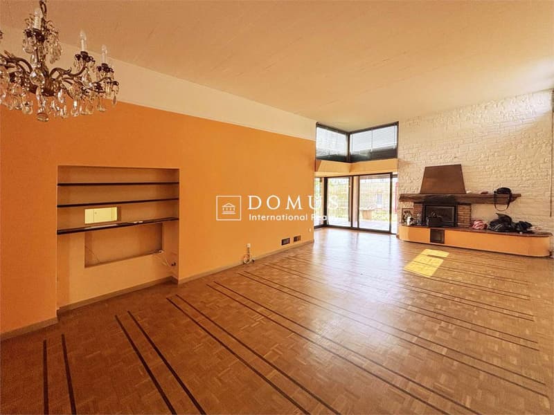Villa with pool, to be renovated, with great potential (6)
