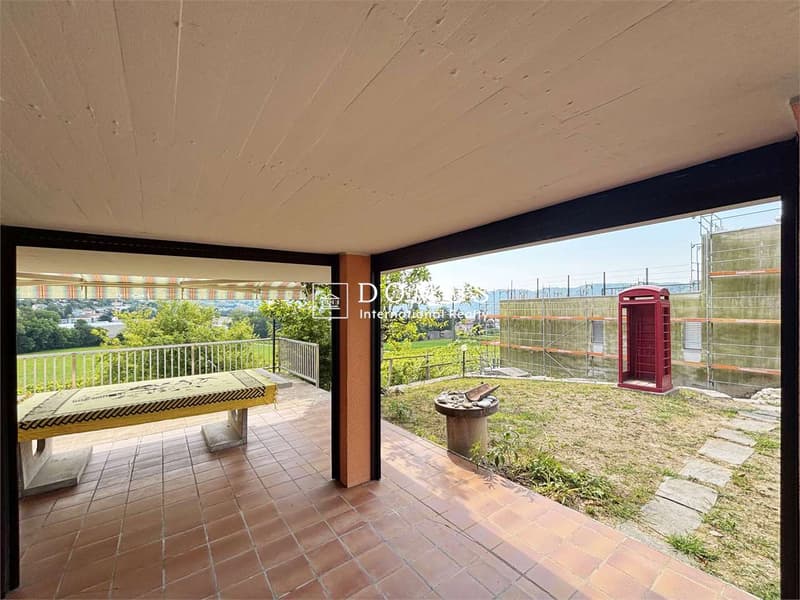 Villa with pool, to be renovated, with great potential (4)